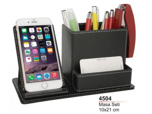 Masa Seti, İsimlik Çeşitleri, Masa Üstü Set Çeşitleri, Logo Baskı Masa Set Çeşitleri, Promosyon Sümen Seti, Masa Sümenleri, Masa Sümen Seti, Kauçuk Masa Sümeni, Bez Masa Sümeni, Takvimli Masa Sümeni, Logo Baskılı Sümen Setleri, Lüks Sümen Takımı, Ekonomik Sümen Takımı, Masa Seti, Sümen Takımı, Masa saati, not kâğıtlığı, masa kalemi, kalemlik, isimlik, zarf açacağı, resim çerçevesi, Sümen takvim, masa Sümeni, masa föylüğü, kartvizitlik, Saat, Duvar Saati, Kol Saati, Cep Saati, Ayna, Manikür Seti, Lüks kalem Setleri, Deri Sümen Takımı, Sunni Deri Sümen Takımı, İsimli Sümen Takımı, Promosyon Kalemlik, Promosyon Düzenleyici