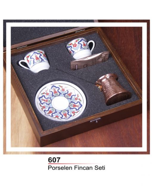 Promosyon Kahve Fincan Setleri, Promosyon Kadife Kutulu Fincan Seti, Porselen Kahve Fincanı Şirket Hediyeleri, Etkinlik Promosyonları, Kupa Bardak Fiyatları, Kupa Bardak Modelleri, Porselen Kahve Fincanı, Seramik Kupa, Bursa Kupa Bardak Baskı, Osmangazi Kupa Bardak Baskı, Yıldırım Kupa Bardak Baskı, Nilüfer Kupa Bardak Baskı, Kestel Kupa Bardak Baskı, Porselen Fincan Seti, Porselen Kupa, Hediyelik Kupa, Çini Vazo, Promosyon Çini Vazo, Cam Sürahi, Promosyon Cam Sürahi,