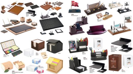 Promosyon Masaüstü Ürünleri Nedir,  Promosyon Masaüstü Ürünler Nelerdir,  Promosyon Masaüstü Ürün Çeşitleri Nelerdir, Ahşap Masa Seti, Masa Sümen Seti, Masa Seti, Ahşap Masa İsimliği, Yapışkanlı Notluk, Bambu Masaüstü Telefon Standı, Masa Sümen Seti, Suni Deri Masa Düzenleyici, Ahşap Telefon Standı, Masa Üstü Bayrak, Geri Dönüşümlü Notluk, Plastik Masa Seti, Kristal Vip Masa Seti, Suni Deri Kalemlik, Kalemlik, Ahşap Kalemlik, Küp Kâğıtlık, Kâğıtlık, Baskılı Bardak Altığı, Hesap Makinesi, Kalemlik, Kumbara, Masa Lambası, Masa Sumeni, Mouse Pad, Resim Çerçevesi, Para Tabakları, Saklama Kapları, Takvim, Yapışkanlı Kâğıt, Yapışkanlı Notluk, Promosyon Kalemlik